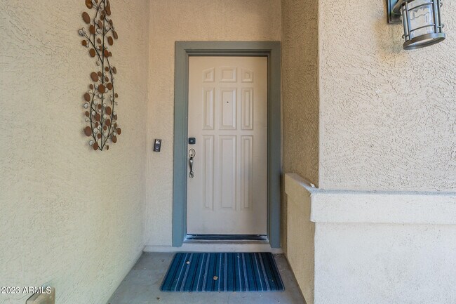 Building Photo - 2943 E Quiet Hollow Ln