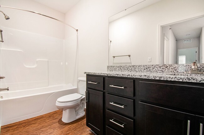 Building Photo - 2 Bedroom 1.5 Bath - Luxury Goshen Apartme...