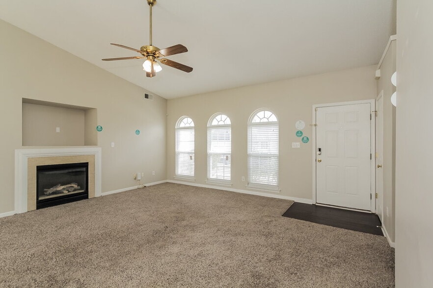 Building Photo - 6123 Goldenfield Dr