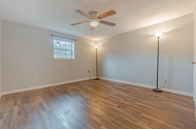 Building Photo - 4206 Walker St