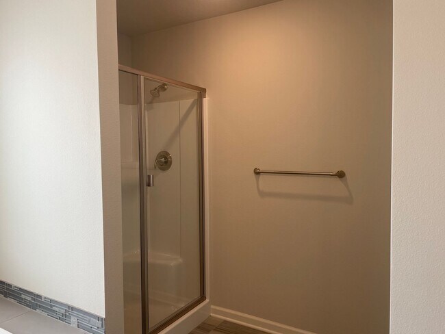 Building Photo - 4 Bed 2.5 Bath Home! Located near the Ridgefield Outdoor Recreation Center, equestrian facilities...