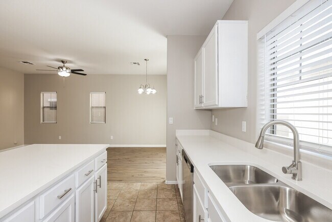 Building Photo - 14141 W Country Gables Dr