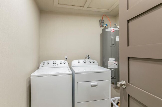 Building Photo - 4613 Joseph St