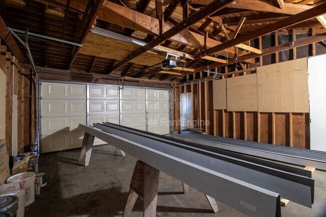 Building Photo - 1036 Princess Dr