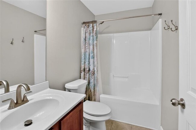 Building Photo - 1656 Granville Ct