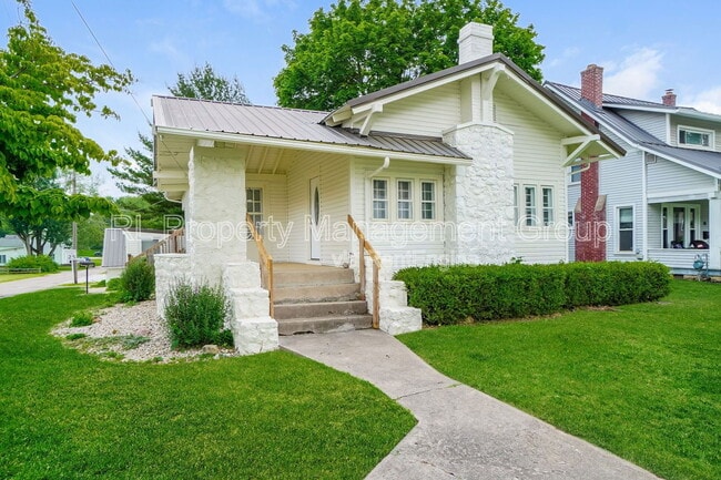 Building Photo - 56 E Coshocton St