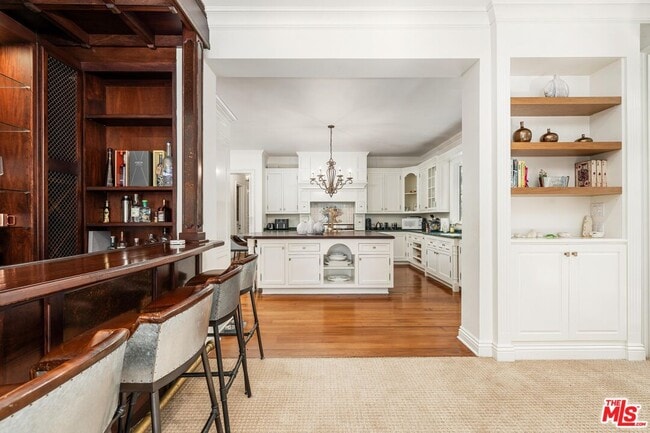 Building Photo - 515 S Westgate Ave