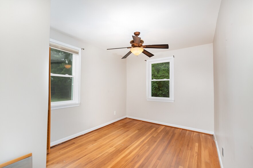 Building Photo - 4607 Parkwood Ave