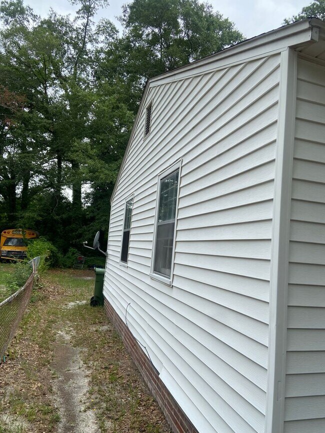 Building Photo - 619 Coolidge Ave