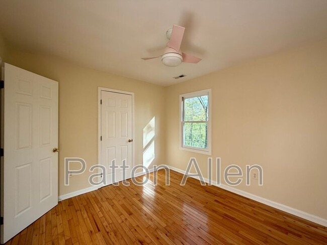 Building Photo - 92 Westover Dr