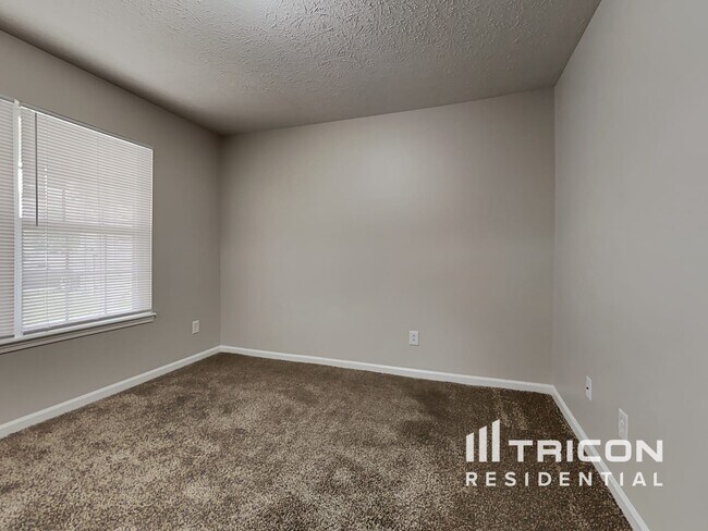 Building Photo - 8140 Carina Dr