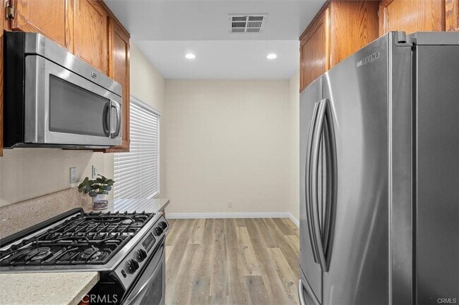 Building Photo - 2740 Gramercy Ave