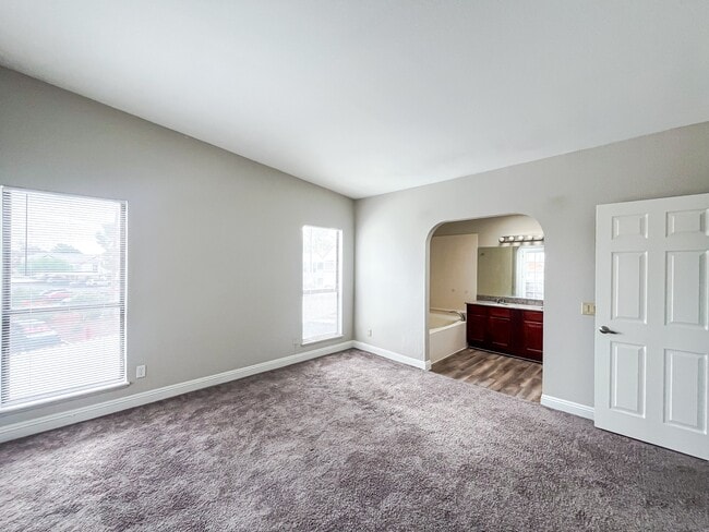 Building Photo - 2112 Sunfish Dr