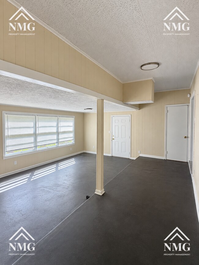 Building Photo - 215 Wildwood Ter