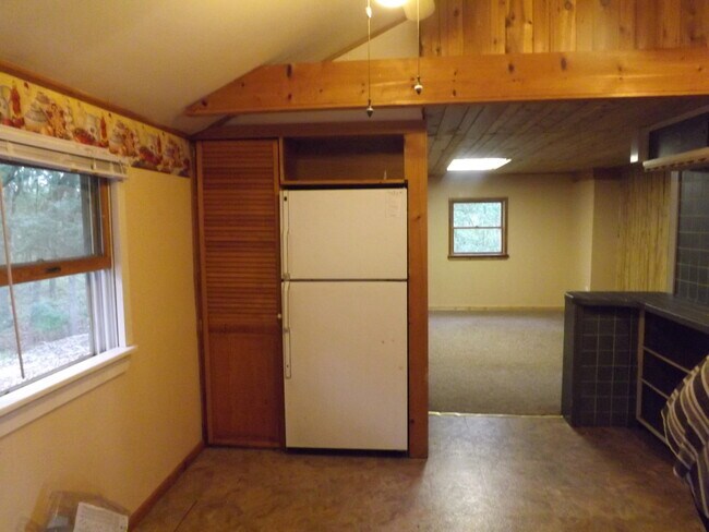 Kitchen - 55 Deer Path Rd