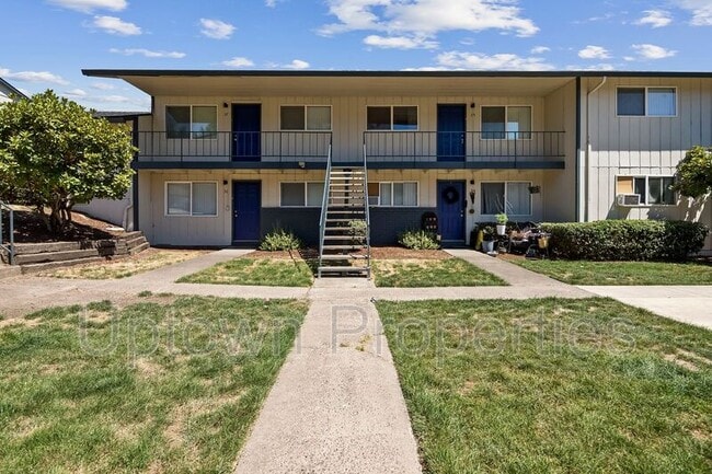 Building Photo - 13000 NW Cornell Rd