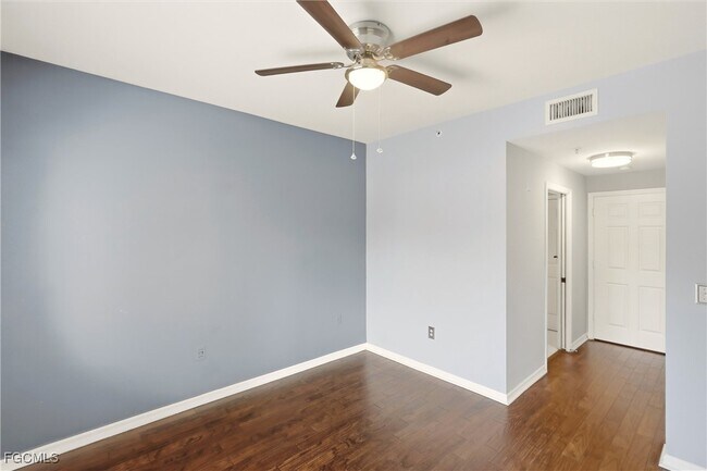 Building Photo - 6490 Aragon Way