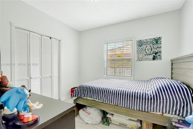 Building Photo - 5509 SW 6th St