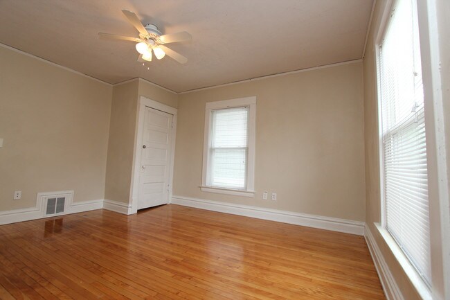 Building Photo - 1430 Sherman St SE