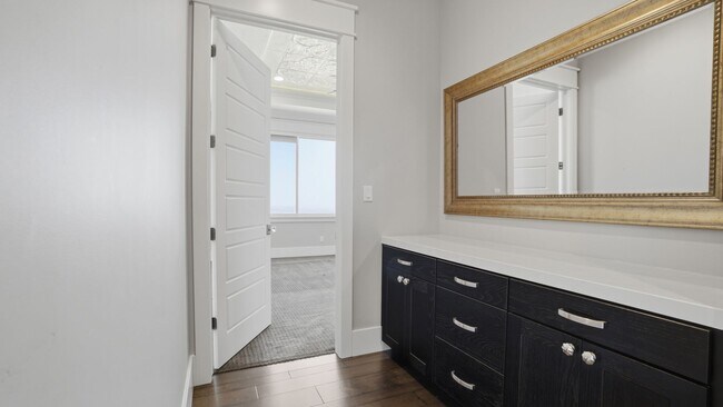 Building Photo - Luxurious Herriman 6 Bed with Indoor Court, Theater & Stunning Views!!!