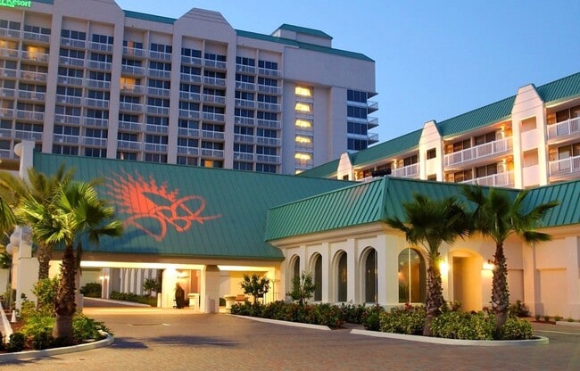 Building Photo - Ocean FRONT Studio! Amazing and must see! DEPOSIT-FREE Renting option thru OBLIGO! Deposit Altern...