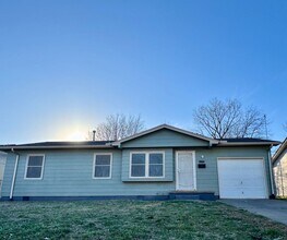 Building Photo - 3 Bed 1 Bath Home in Northgate Neighborhood