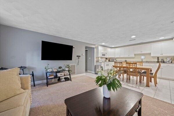 Building Photo - 104 Norton Ave