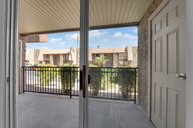 Building Photo - 4921 Indian River Dr