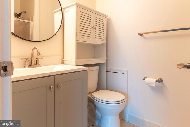 Building Photo - 308 Wayne Ct