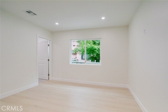 Building Photo - 5740 Beck Ave