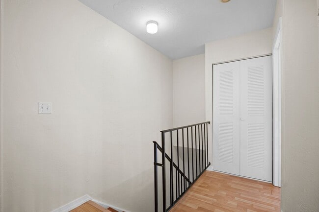 Building Photo - Beautiful Two-story condo 2bedrooms 2 baths with garage in Fort Myers