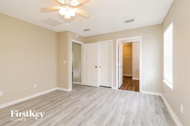 Building Photo - 2632 Creekfront Dr