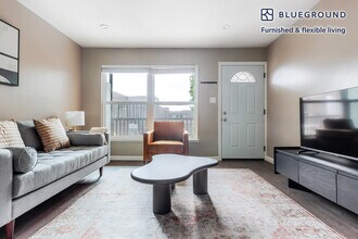 Building Photo - 710 Laurel Ave