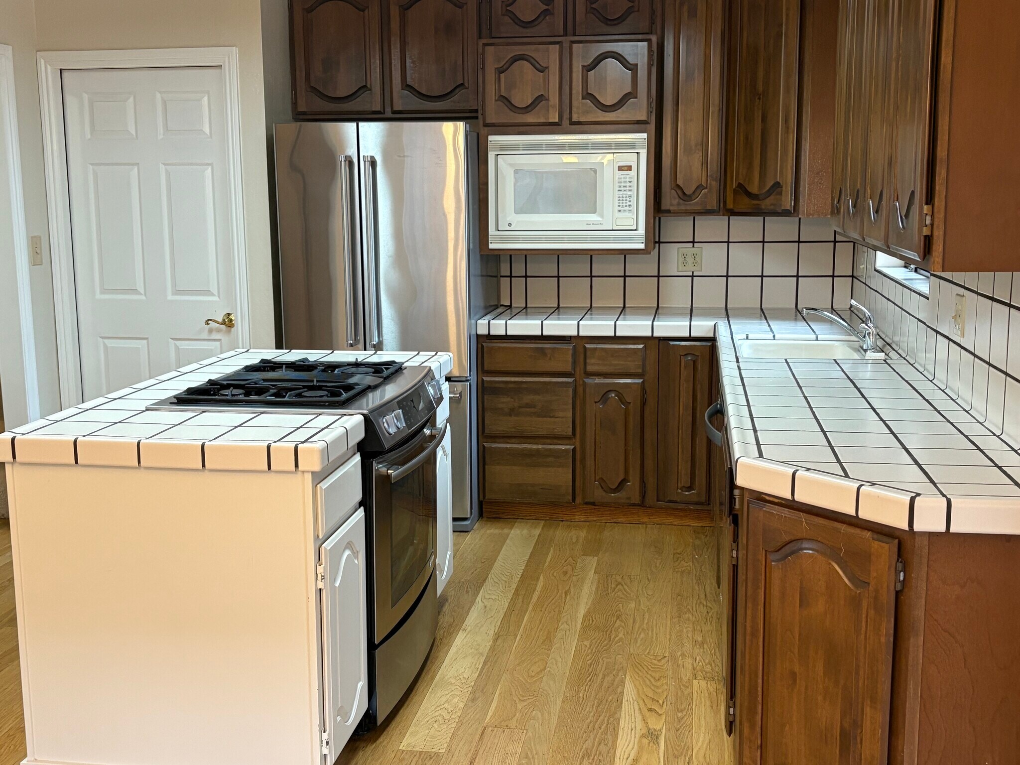 Building Photo - 2219 Hamilton Ave