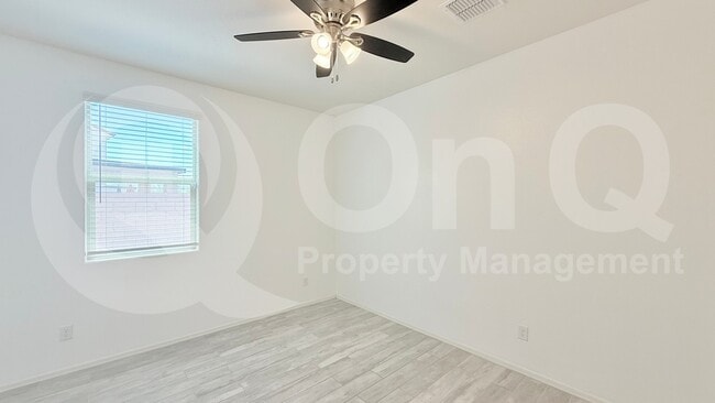Building Photo - 40633 W Helen Ct