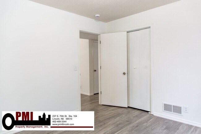 Building Photo - 2929 N 49th St