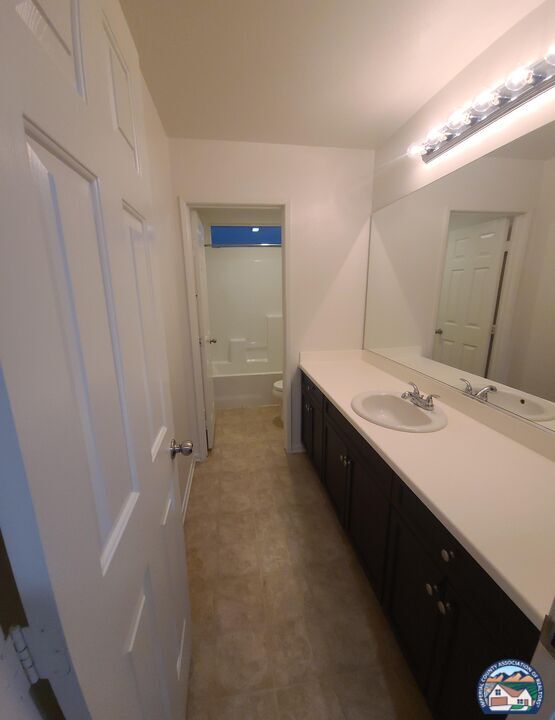Building Photo - 655 Las Dunas St