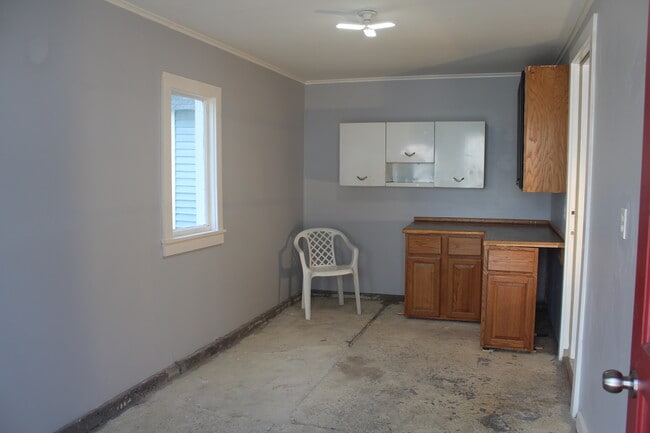 Building Photo - 834 4th St NW