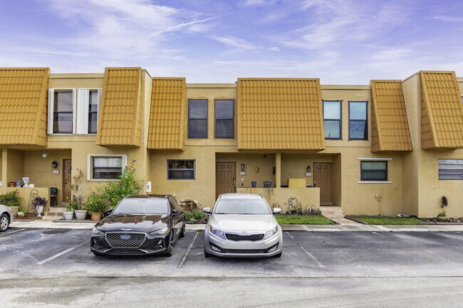 Building Photo - 9119 Limetree Ln