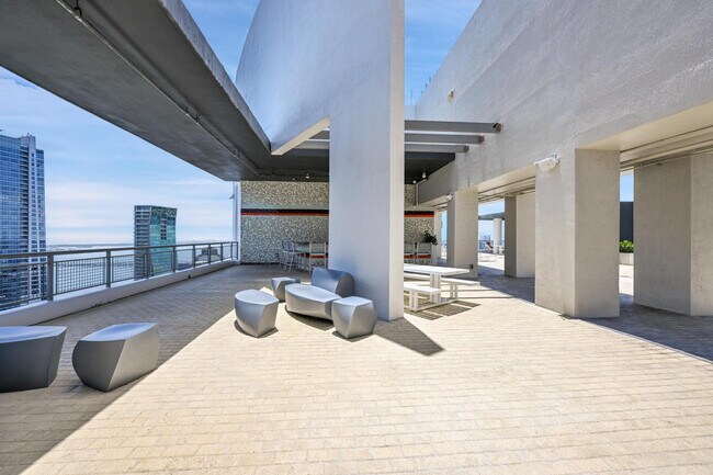 Building Photo - 60 SW 13th St