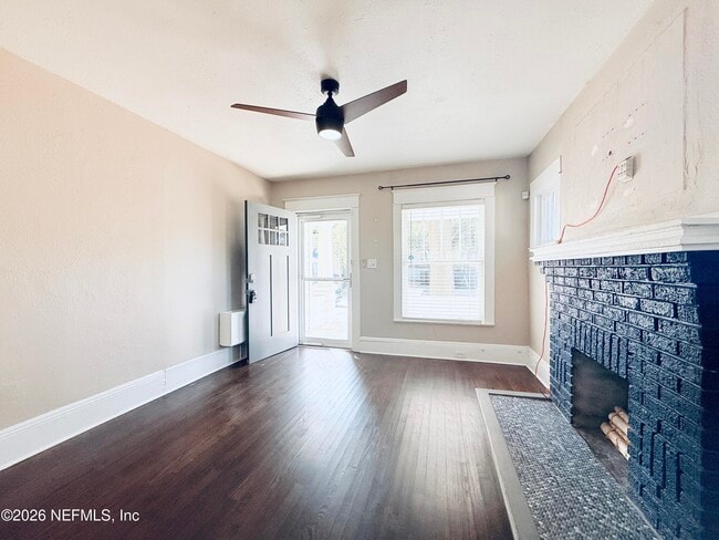 Building Photo - 3055 Rosselle St