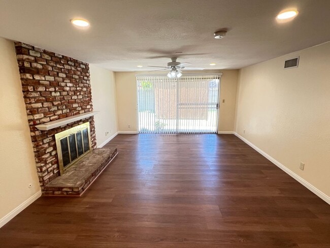 Building Photo - Adorable and Recently Upgraded 4 Bedroom P...