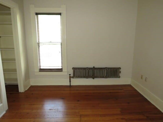 Building Photo - 54 W 5th St