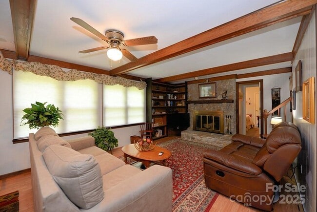 Building Photo - 227 Cool Springs Rd