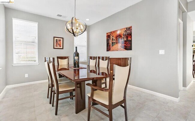 Building Photo - 3251 Lookout Point Loop