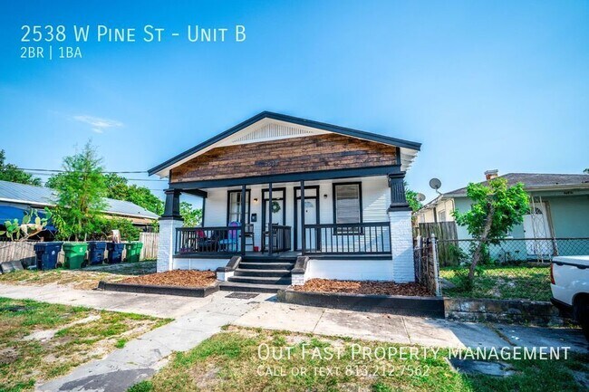 Building Photo - Freshly Renovated 2 Bedroom/1 Bath