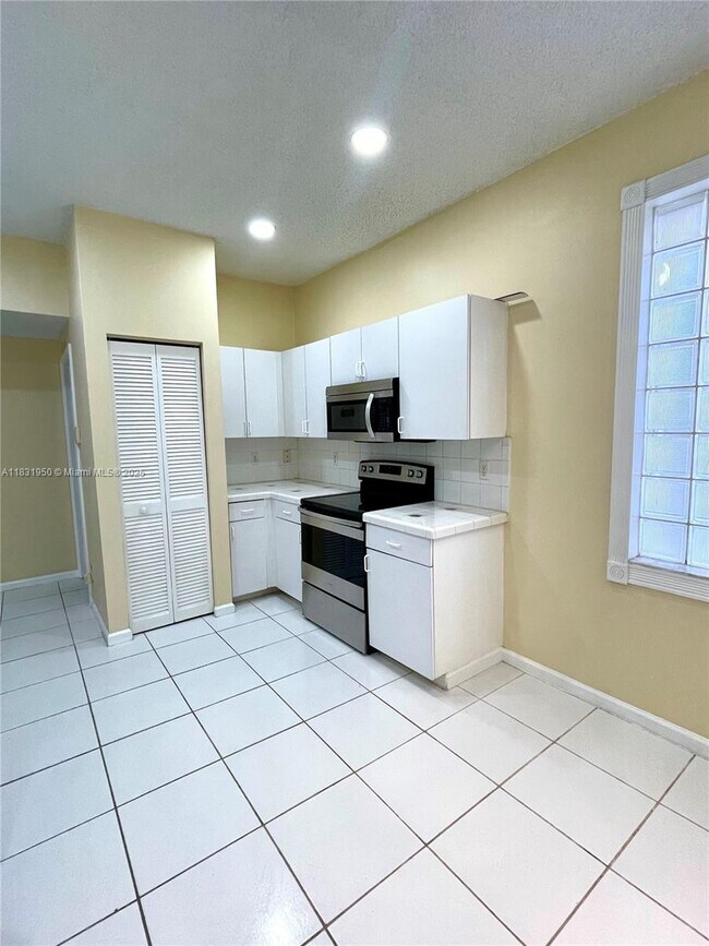 Building Photo - 160 NW 97th Terrace