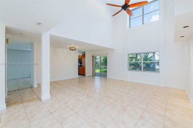 Building Photo - 305 S Ketch Dr