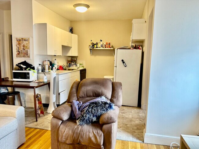 Building Photo - 199 Winthrop Rd