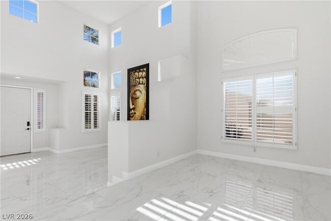 Building Photo - 9983 Canyon Peak Dr